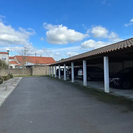 2 Et Parking *
